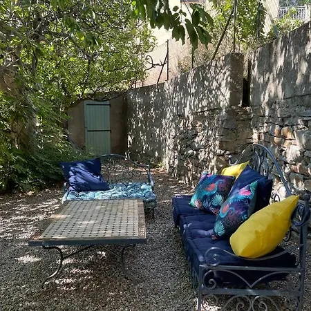 Charmant Logement Avec Jardin Sur La Vallee De *